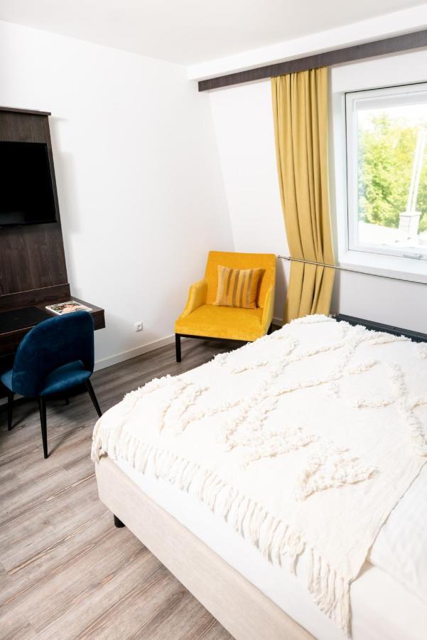 Luxstay Karben Buitenkant foto