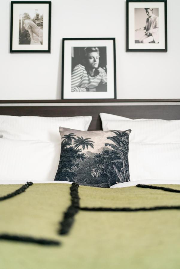 Luxstay Karben Buitenkant foto