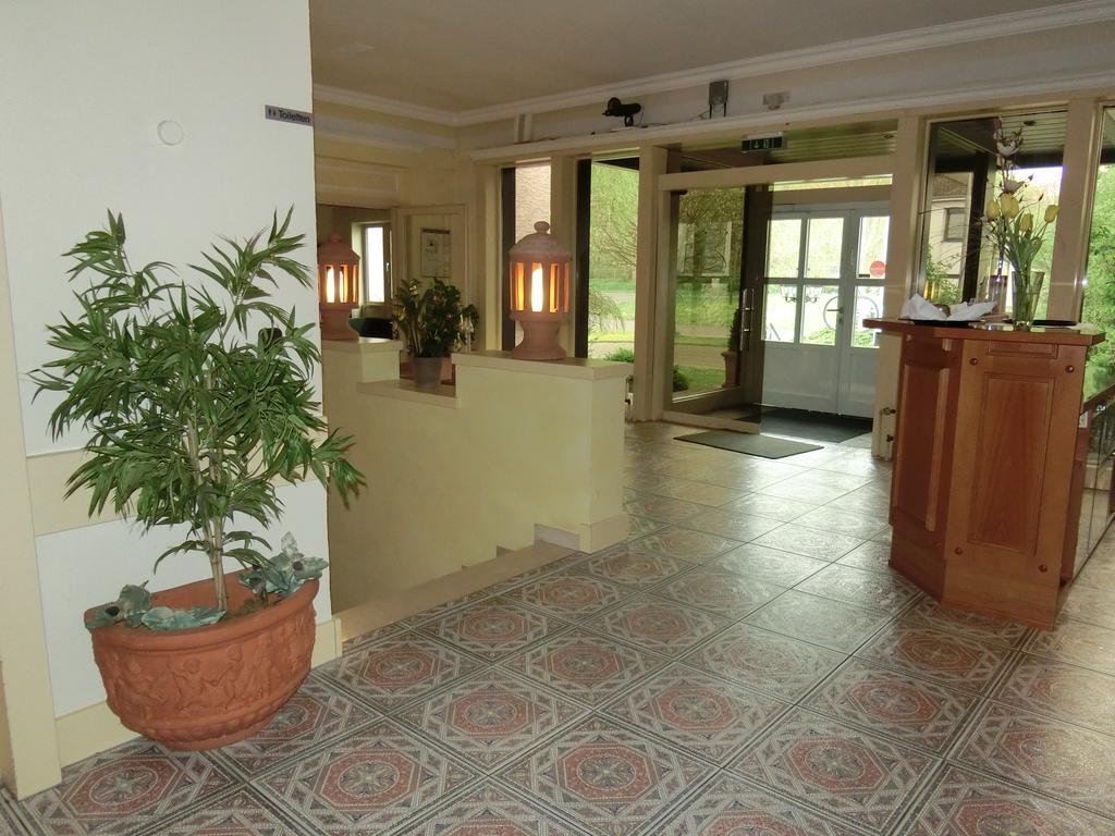 Luxstay Karben Buitenkant foto